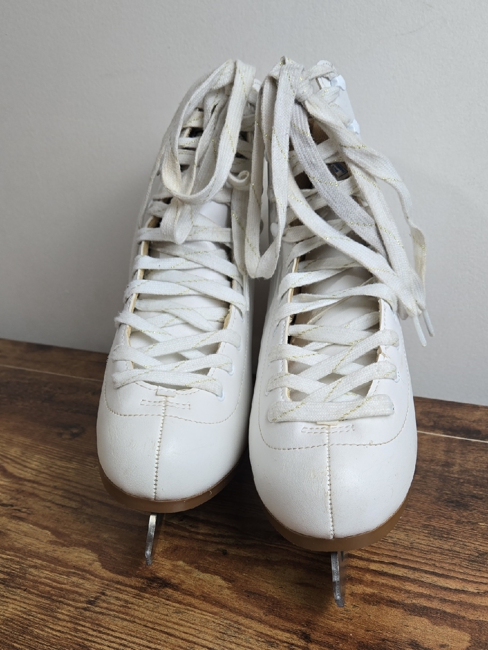 DBX Classic Women's/Girls' Figure Skate Sz 8 Ice Skating Fiqure Skating